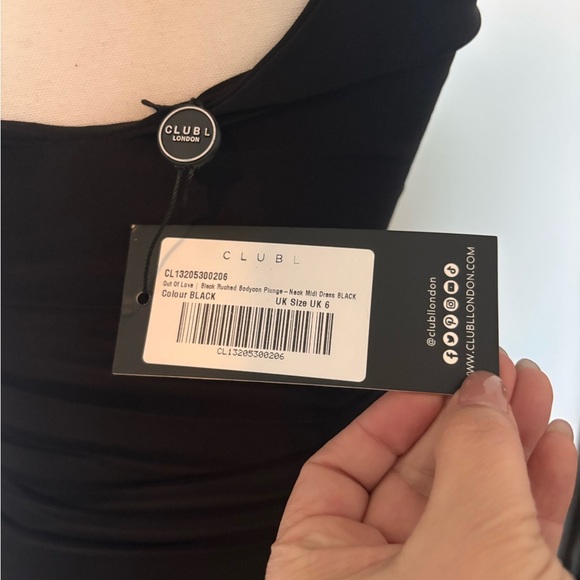 Elegant Black Sleeveless Dress - Picture 7 of 8